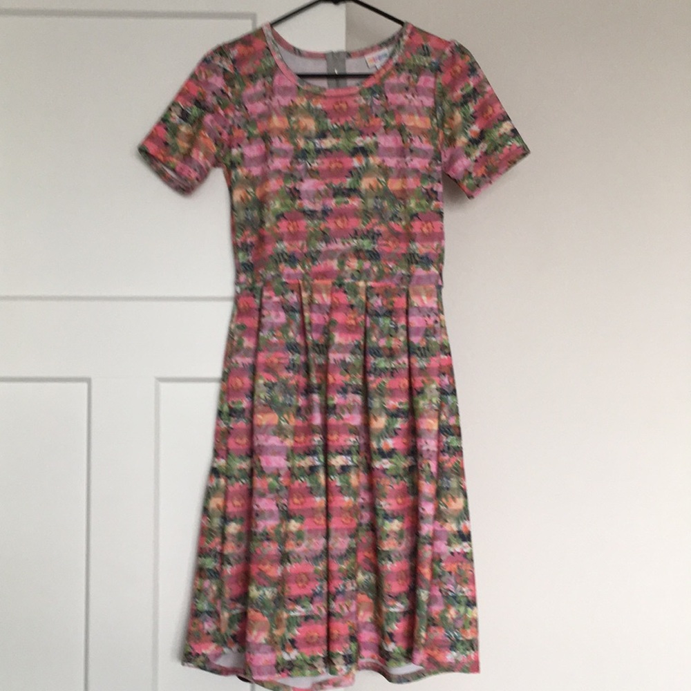 Lularoe amelia NWOT size small